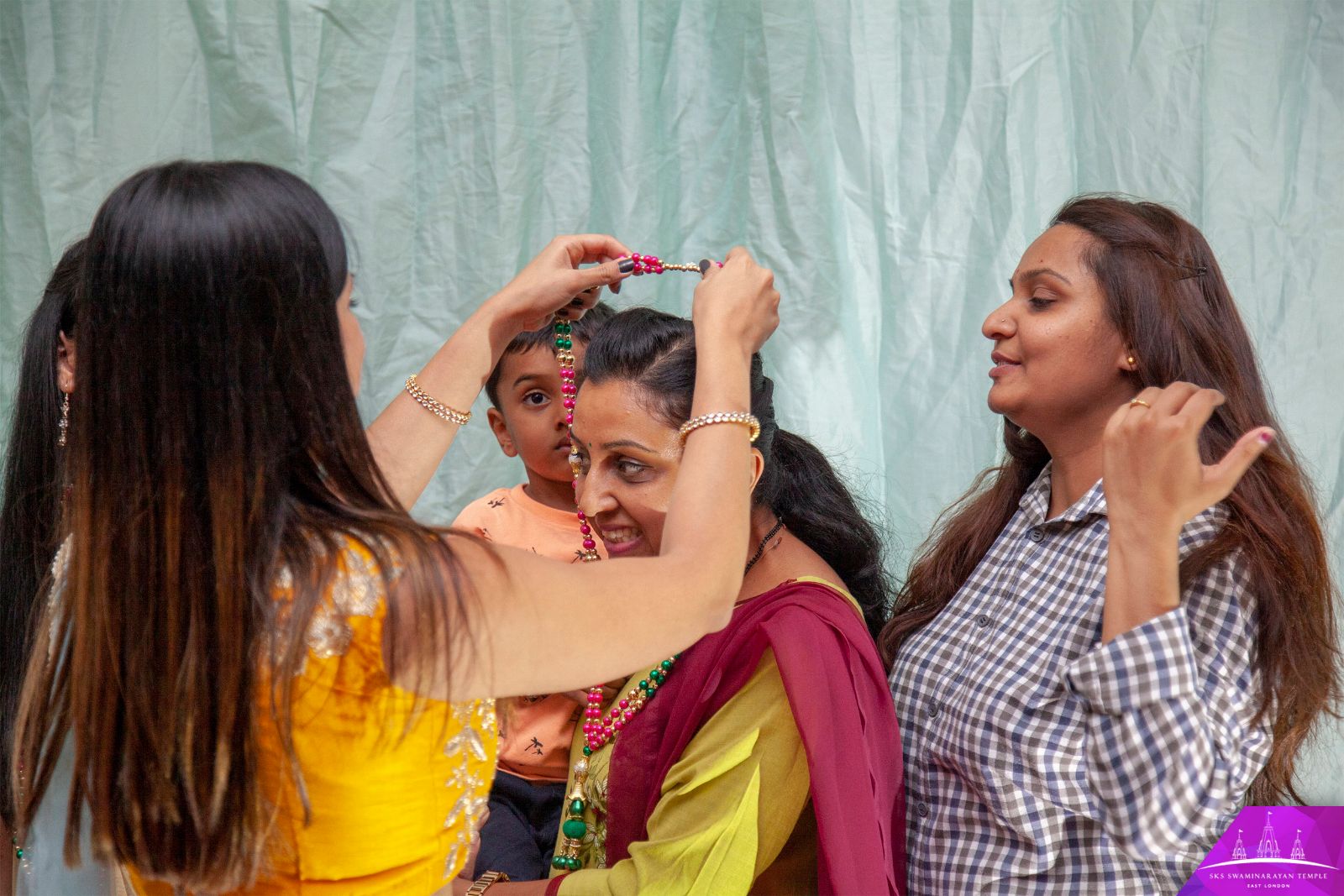 ©1987-2017 SKS Swaminarayan Temple East London